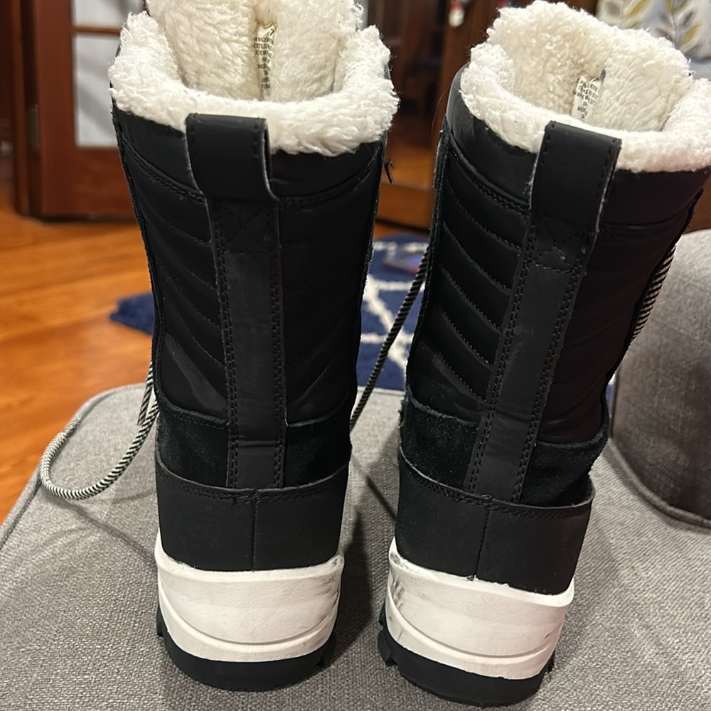 Snow Boots - Picture 2 of 8